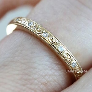 Vintage Art Deco Emerald Wedding Band 14K Solid Gold Green Birthstone Ring 2.5mm Stackable Band Matching Anniversary Band Moissanite Ring