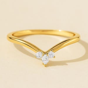 Delicate V Shape Curved Wedding Band Dainty Chevron Ring Minimalist Nesting Ring Contour Lab Diamond Stackable Wedding Ring for Women