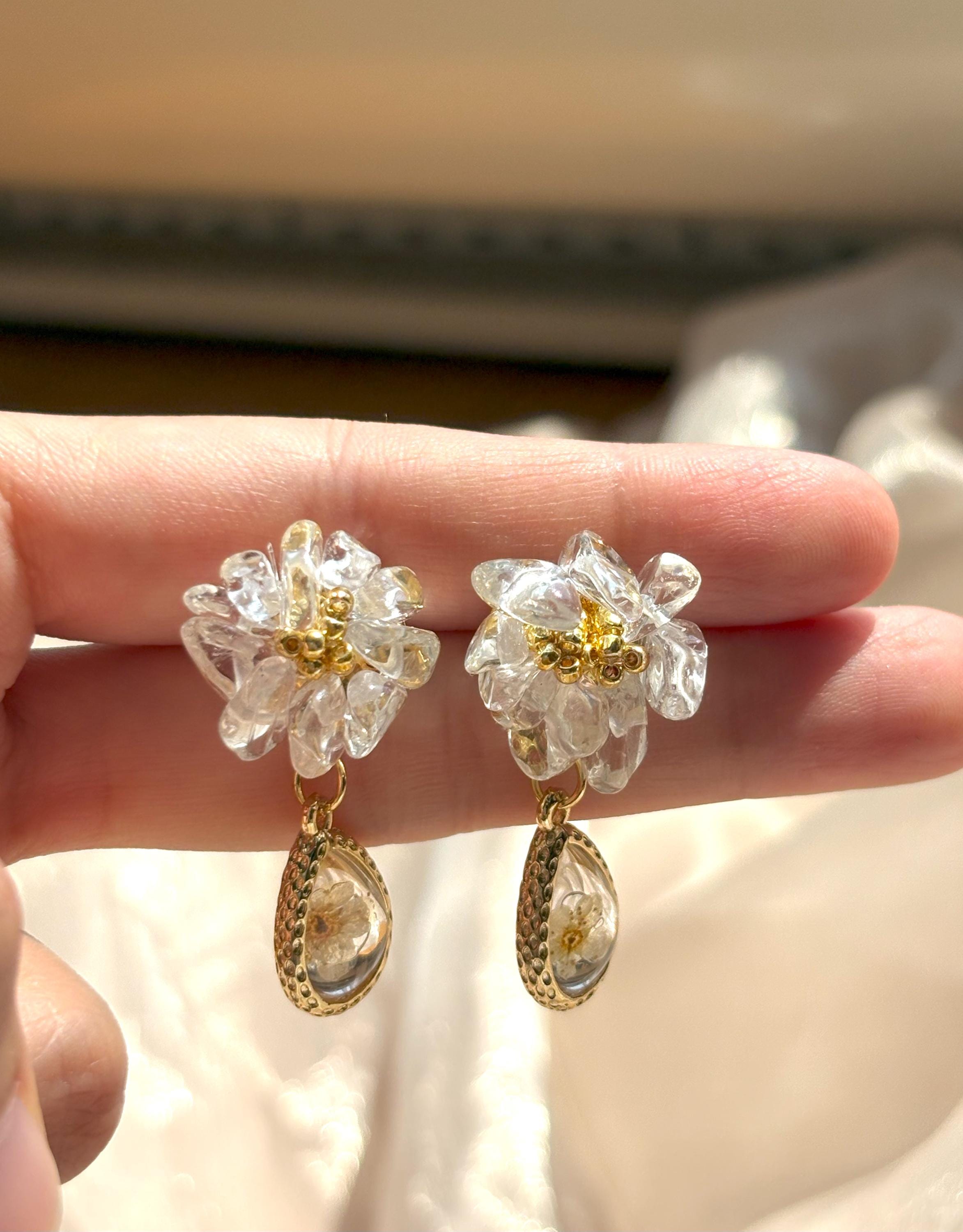 ハンドメイドフラワードロップイヤリング｜ドライフラワーレジン、18K