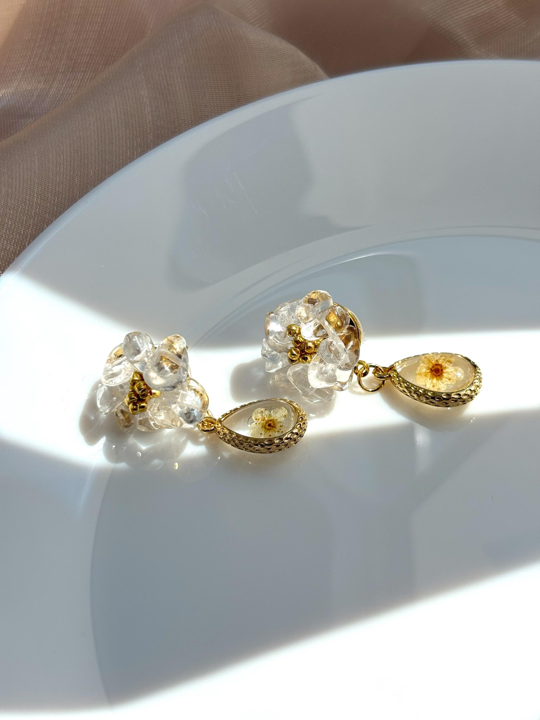 フラワー　レジン　ドロップ　イヤリング　ハンドメイド ハンドメイドフラワードロップイヤリング｜ドライフラワーレジン、18K