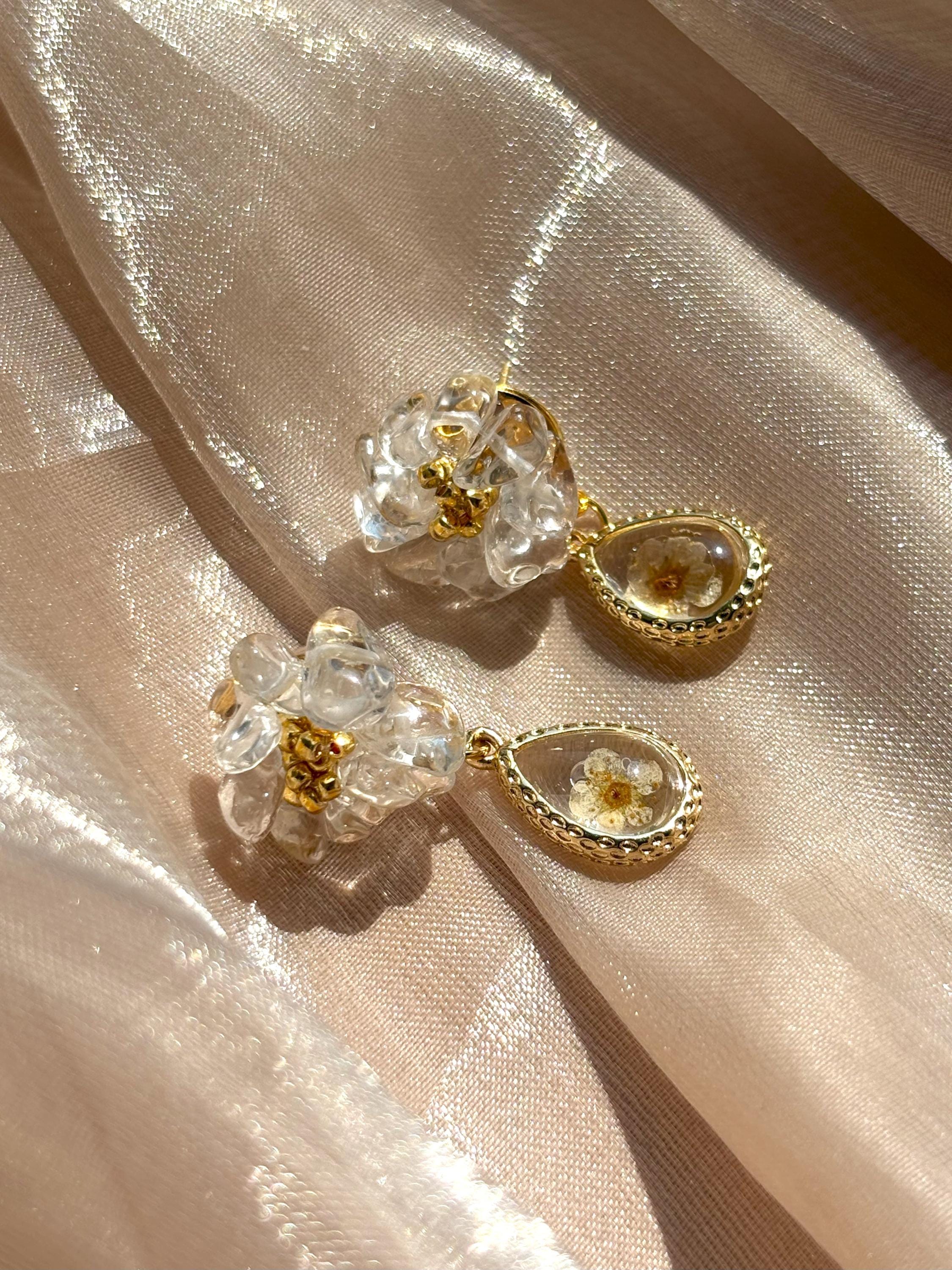ハンドメイドフラワードロップイヤリング｜ドライフラワーレジン、18K