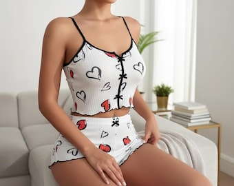 Conjunto de pijama con estampado de corazones para mujer, conjunto de pijama de tirantes blanco, conjunto de pijama corto de verano, conjunto suave para estar en casa, regalo romántico de ropa de dormir para ella.