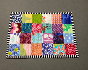 Alfombra moderna de taza de retazos, estera de bocadillos acolchada, miniQuilt, alfombrilla de velas