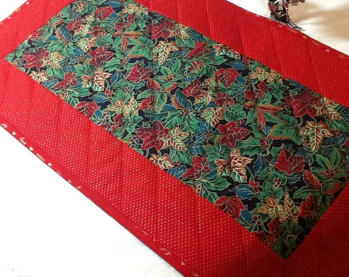 Quilted Christmas Table Runner, Red and Green Table Runner, Quiltsy ...