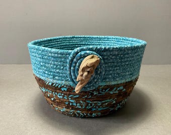 Bol de tela batik verde azulado/marrón, cesta de cuerda enrollada hecha a mano