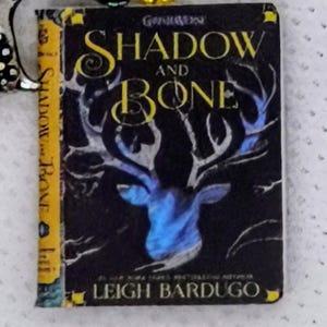 Shadow and Bone by Leigh Bardugo Mini Book Keychain