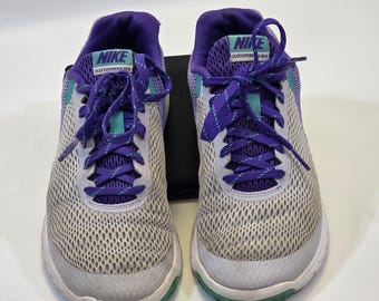 Zapatillas deportivas Nike Flex Experience RN5 para mujer, talla 8, color morado y verde azulado, con malla.