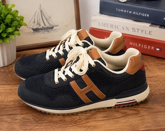 Zapatillas Tommy Hilfiger para hombre, talla 10, color azul marino, malla, estilo casual, preppy streetwear.