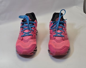 Zapatillas Adidas Springblade rosas y azules para mujer, talla 6, estilo vintage, calzado deportivo urbano con aires Y2K.