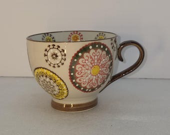 Taza de cerámica con estampado floral bohemio, taza de café, medallón de arte popular, taza de té estilo cottagecore, decoración de cocina vintage