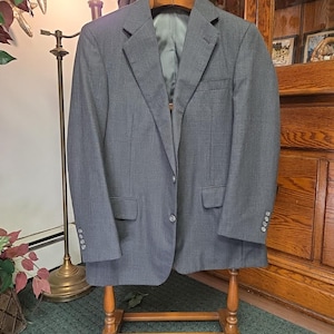 Vintage Givenchy Monseigneur Sport Coat – Union Made in USA – 1970s/80s Designer Blazer – Classic Menswear – Size 40 chest Taylored sleeves