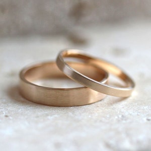 Gold Wedding Band Set, His and Hers 4mm and 2mm Brushed Flat 14k Recycled Yellow Gold Wedding Ring Set Gold Rings -  Made in Your Sizes