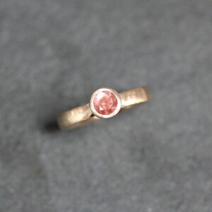 Oregon Sunstone Ring in Yellow Gold, 5mm Peach Pink Schiller Ring image 3