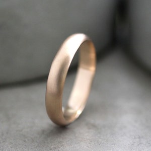 Men&#39;s Gold Wedding Band, 4mm Half Round Recycled Metal 14k Gold Wedding Ring Wedding Jewelry -  Made in Your Size