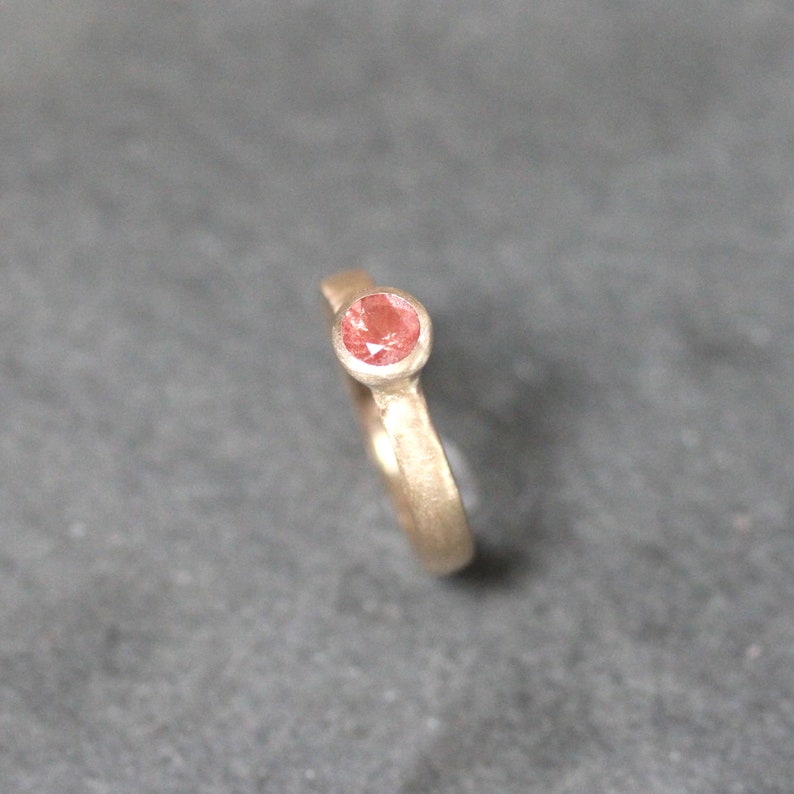 Oregon Sunstone Ring in Yellow Gold, 5mm Peach Pink Schiller Ring image 5