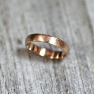 Gebürsteter 14k Gelbgold Ehering: 4 mm Recyclingmetall Ring