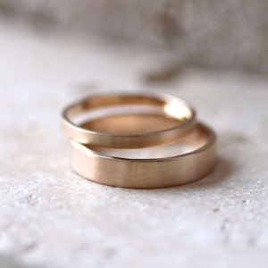 Gold Wedding Band Set, His and Hers 4mm and 2mm Brushed Flat 14k Recycled Yellow Gold Wedding Ring Set Gold Rings Made in Your Sizes image 2