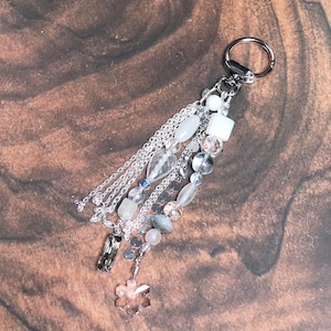 Leather Handbag Accessories, Purse Decoration, Shoulder Bag Flair, Clip-on Beaded Boho Charm Dangle Accessory for Totes  - Snowfall