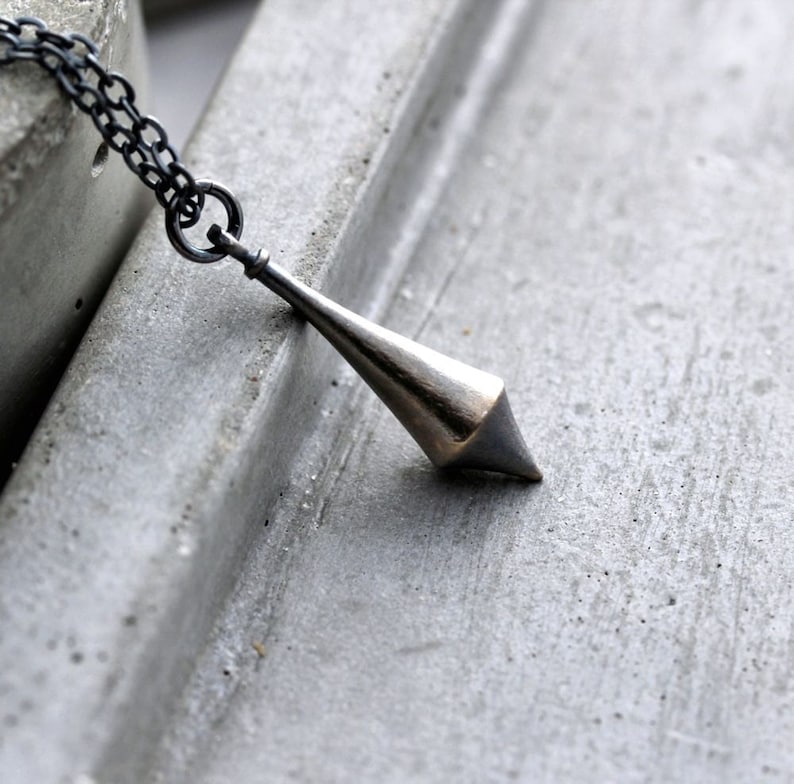 Silver pendulum necklace Clearance