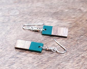 Pendientes de madera de resina verde: colgantes geométricos de plata de ley reciclada