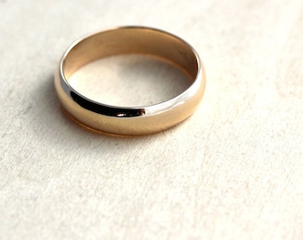 Recycled 10k Yellow Gold Mens Wedding Band - 5mm Half Round Ring
