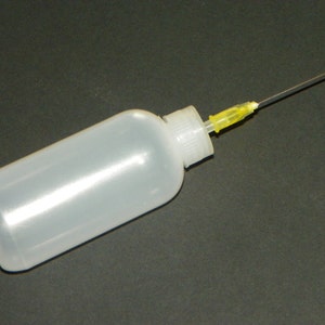 Plastic Squeeze Bottle With Precision Needle Tip