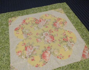 Edredón floral sin terminar, cubrecama, cuadrado de 26,5"