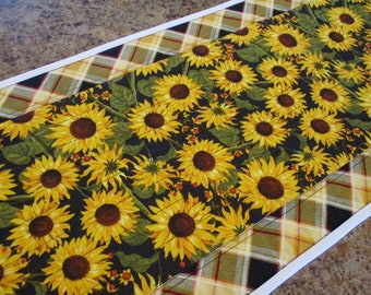 quilted table runner sunflower table runner sunflower table topper floral table runner farmhouse table runner quilted dresser scarf