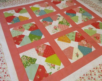 Parte superior de colcha de patchwork floral hecha a mano: Strawberry Lemonade Moda, 42,5" cuadrado