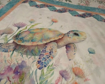 parte superior de colcha sin terminar, parte superior de colcha de tortuga, parte superior de colcha de acuarela, parte superior de colcha en el panel, parte superior de colcha de patchwork, colcha lista para acolchar