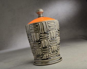 1 Qt Sourdough Starter Crock Lidded Jar Ready To Ship by Symmetrical Pottery