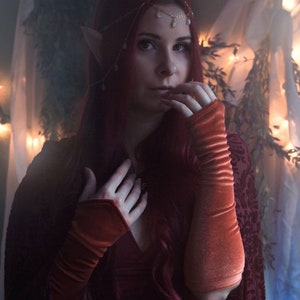 Orange Velvet Gloves, Rust Orange Fairy Fingerless Gloves, Elven Style, Medieval Fantasy, Stretch Velvet Arm Warmers, Fairytale Wedding image 2
