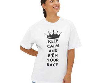 Maglietta "Keep Calm and Run Your Race" - T-shirt motivazionale unisex per il fitness, maglietta per l'allenamento da corsa, regalo di ispirazione per la palestra, abbigliamento per atleti