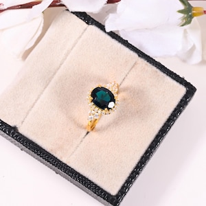 Montana Sapphire Teal Sapphire Engagement Ring Unique Oval Blue Green Sapphire Ring Solid 14k/18k Gold Solitaire Wedding Anniversary Ring