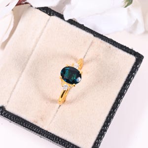 Vintage 2.5 CT Oval Natural Peacock Green Sapphire Engagement Ring 18K Solid Gold Teal Sapphire Wedding Ring Diamond Cluster Promise Ring