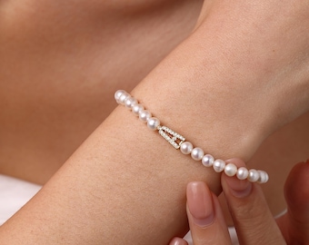 Bracciale di perle in stile boho, bracciale di perle con iniziale personalizzata, bracciale di perle d'acqua dolce, regalo per damigella d'onore