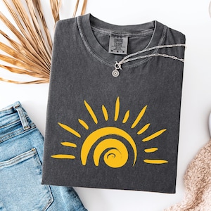 Retro Sun Comfort Colors T-Shirt: Vintage Graphic Tee
