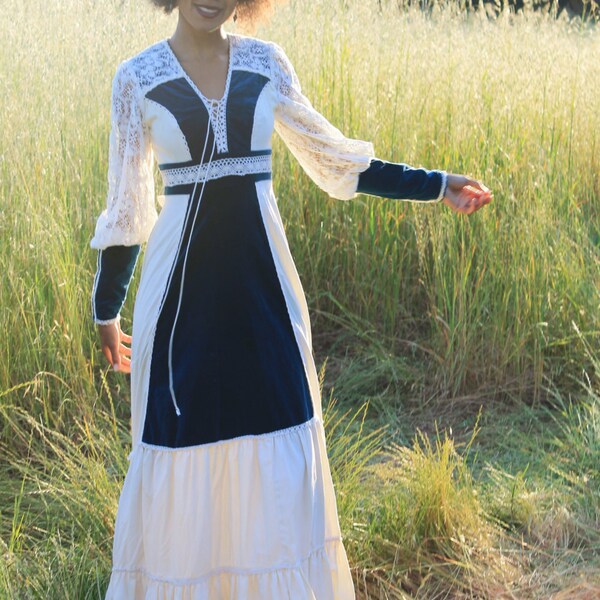 MOONBEAM Vintage Gunne Sax Formal Dress 1970's Blue Velvet and Crochet Lace Renaissance Corseted Bust