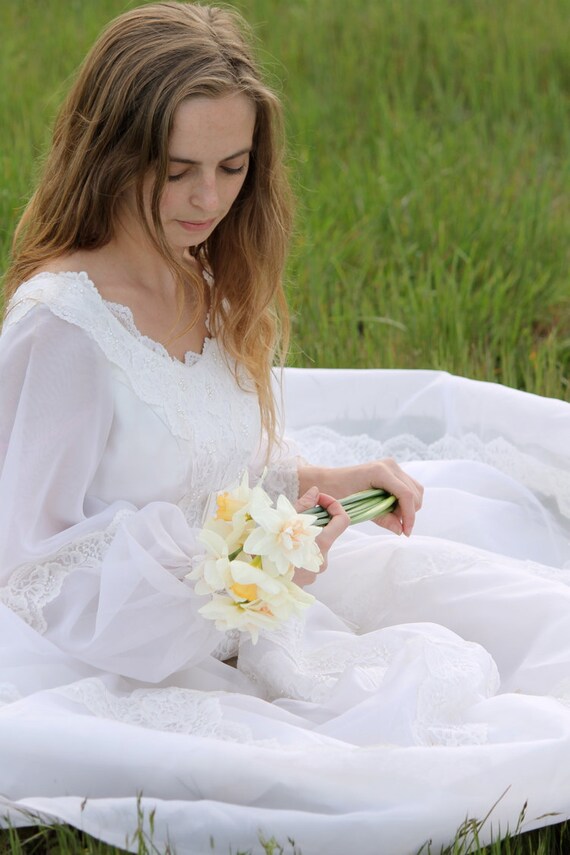 CELESTE Vintage 1960's Wedding Dress White Lace Po