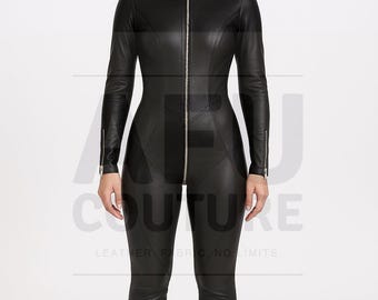 Mono de piel auténtica con cremallera completa para mujer, hecho a mano: un mono moderno y vanguardista.