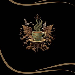 Puede incluir: Ilustración artística de una taza de té con vapor ascendente, colocada sobre un platillo decorativo. El diseño incluye alas, pájaros y adornos ornamentados, todo sobre un fondo negro con detalles dorados.