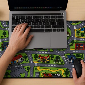 Kleurrijke stadsgezicht bureaumat voor kinderen - speelse muismat, kantoorinrichting, studeeraccessoire, cadeaus voor kinderen, leuk decor werkruimte