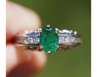 Vintage 14k Solid Gold Channel Engraved Filigree Natural Emerald & Diamond Ring