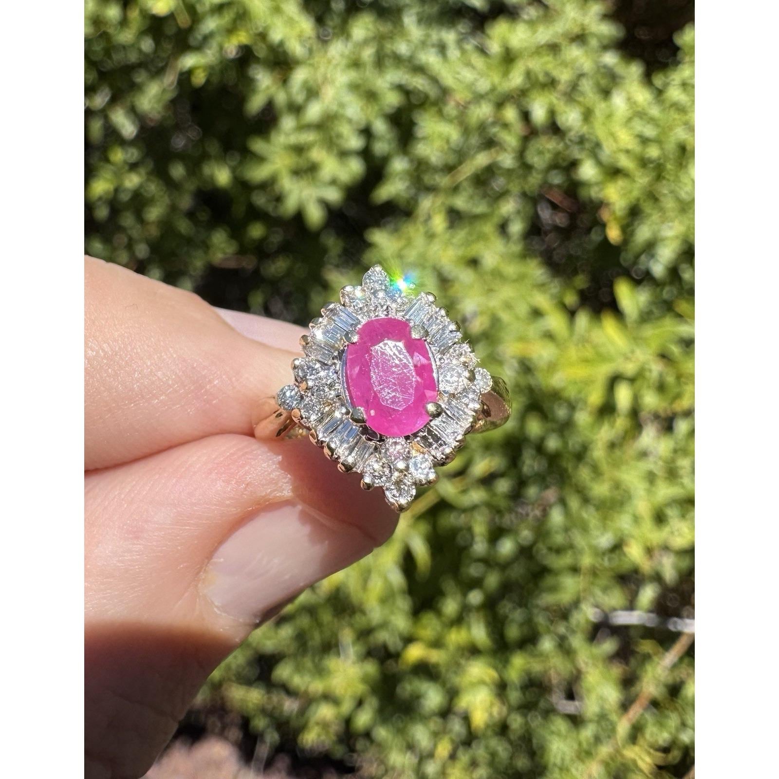 Vintage 14k Solid Yellow Gold Natural Ruby & Baguette High Quality Diamond Ring