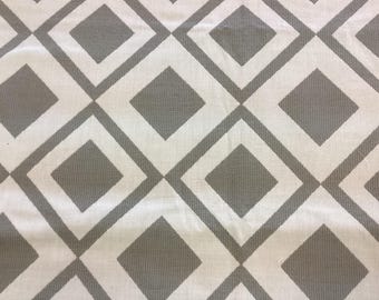 Sunbrella Savvy Lichen fabric cream/Taupe Diamond outdoor fabric