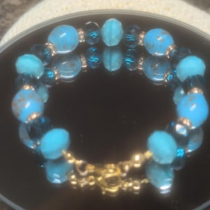 Elegant Teal and Gold Beaded Bracelet