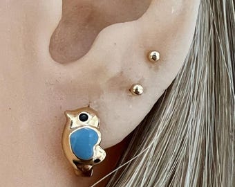 Pendientes de pájaro azul: Aros de plata de ley chapados en oro y esmaltados