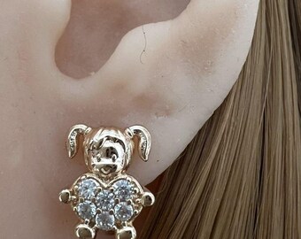 Aros de corazón de plata de ley chapados en oro de 14 k: joyería con circonitas cúbicas