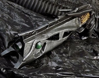 Destiny Exotic Handcannon Thorn life size finished replica.