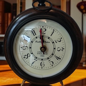 Antique Cambridge Table Clock – Vintage Round Desk Clock with Wood Finish | 1924 England Design